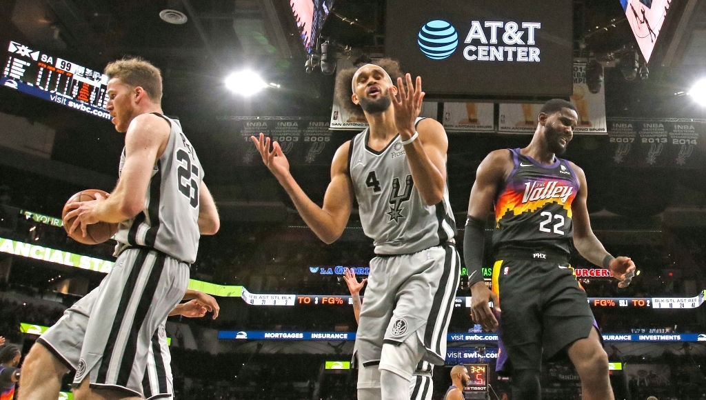 Đả bại San Antonio Spurs, Phoenix Suns nâng mạch thắng lịch sử lên con số 13 - Ảnh 2.