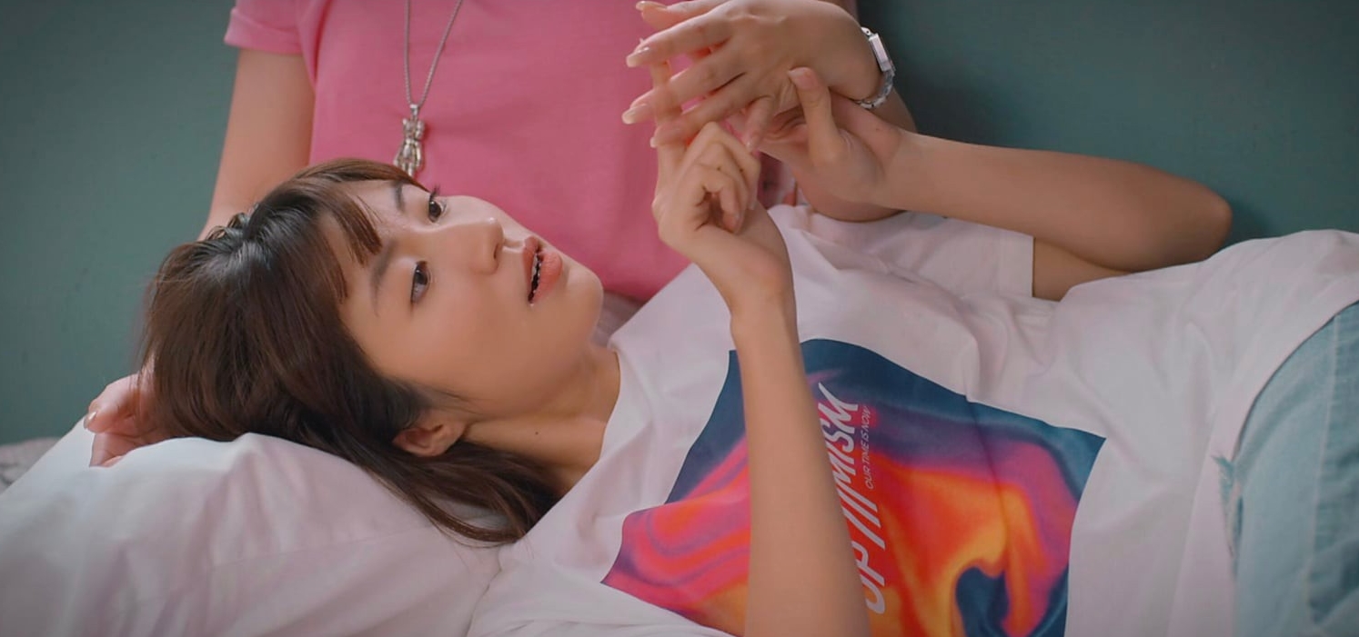 Thương ngày nắng về: Khánh ăn cơm trước kẻng, Hoa đổi tên, trở thành nữ giám đốc xinh đẹp "thét ra lửa" - Ảnh 3. Thương ngày nắng về: Khánh ăn cơm trước kẻng, Hoa đổi tên, trở thành nữ giám đốc xinh đẹp "thét ra lửa" - Ảnh 3.
