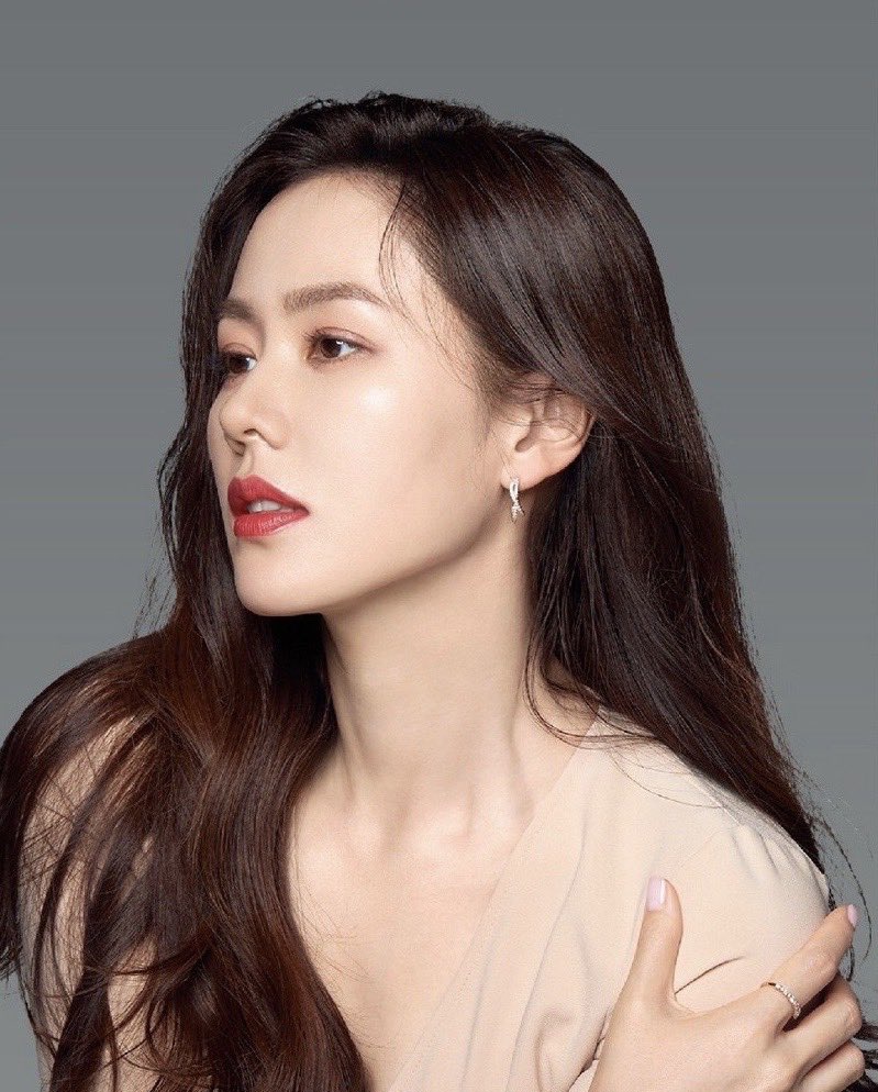 Son Ye Jin bị fan Song Hye Kyo mắng đích danh vì &quot;ảo tưởng sức mạnh&quot;, tung hô phim mới của thần tượng lên tận mây - Ảnh 4.