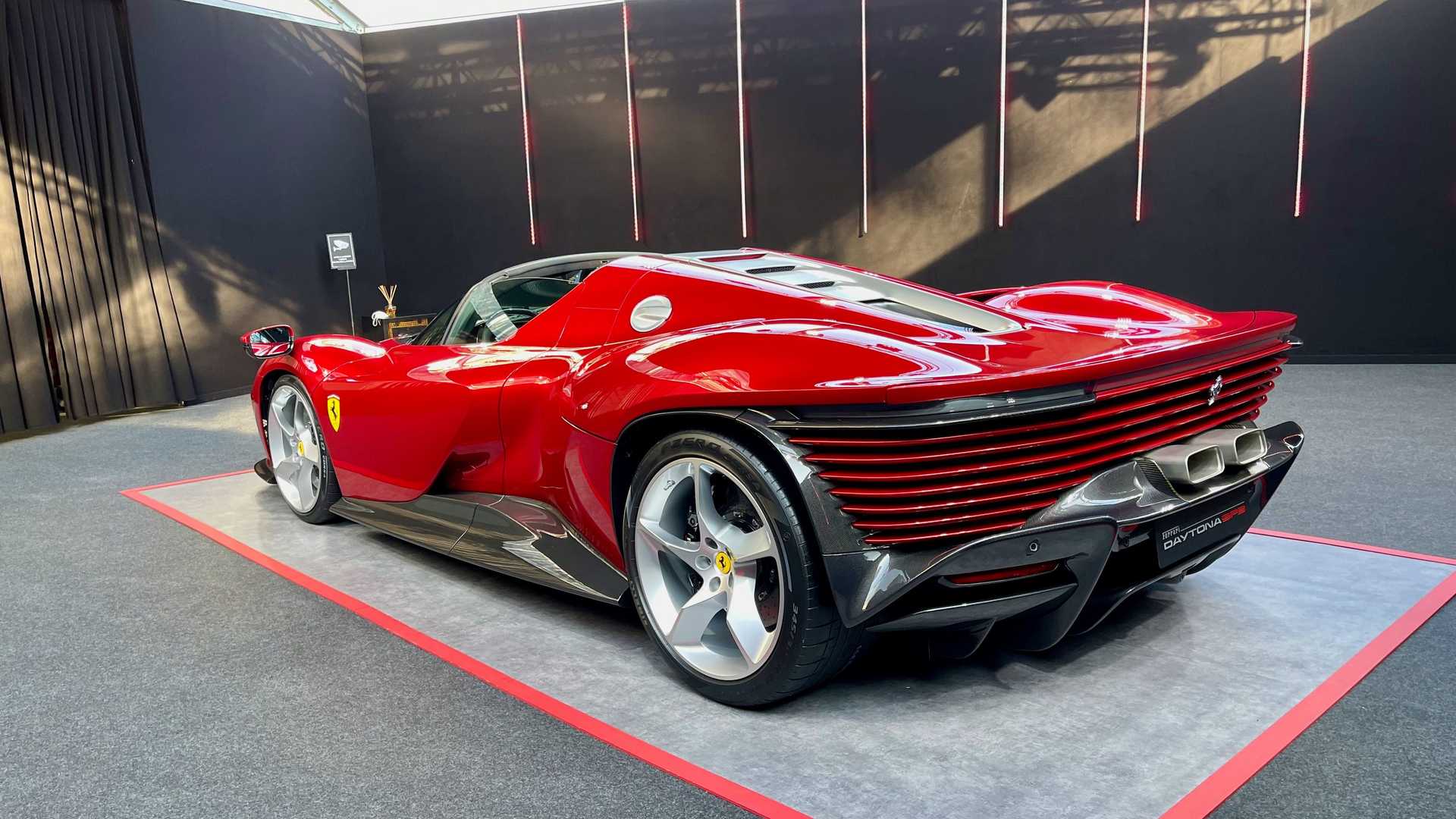 5 siêu phẩm Ferrari mới rục rịch ra mắt: Thiết kế tân cổ giao duyên, chỉ sản xuất giới hạn - Ảnh 4.