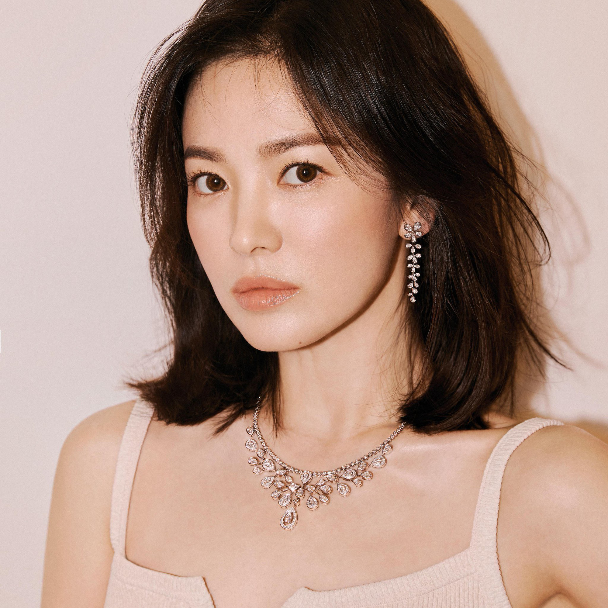 Son Ye Jin bị fan Song Hye Kyo mắng đích danh vì &quot;ảo tưởng sức mạnh&quot;, tung hô phim mới của thần tượng lên tận mây - Ảnh 2.