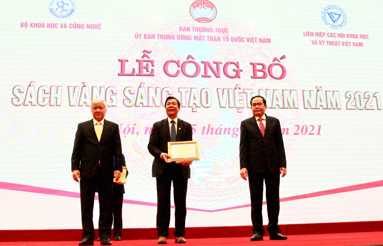 Gốm Đất Việt: Đơn vị duy nhất được vinh danh 3 công trình tiêu biểu trong Sách vàng Sáng tạo Việt Nam 2021 - Ảnh 2.