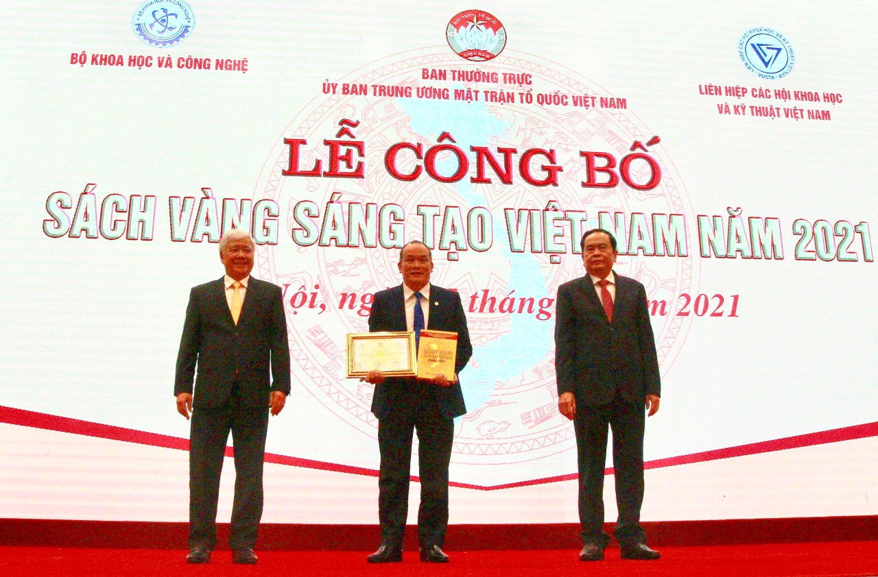 Gốm Đất Việt: Đơn vị duy nhất được vinh danh 3 công trình tiêu biểu trong Sách vàng Sáng tạo Việt Nam 2021 - Ảnh 3.