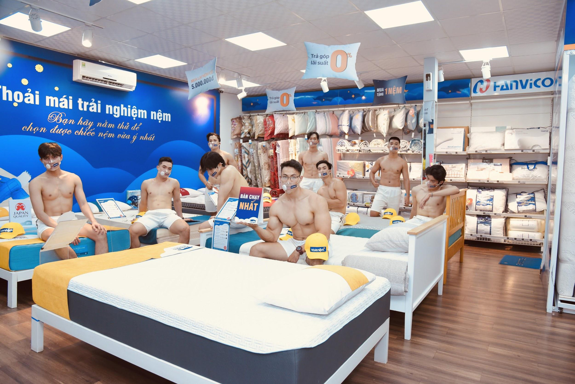 Black Friday “sale chạm đáy” hấp dẫn tại Vua Nệm, hàng trăm sản phẩm hot đồng loạt giảm 50%   - Ảnh 2.