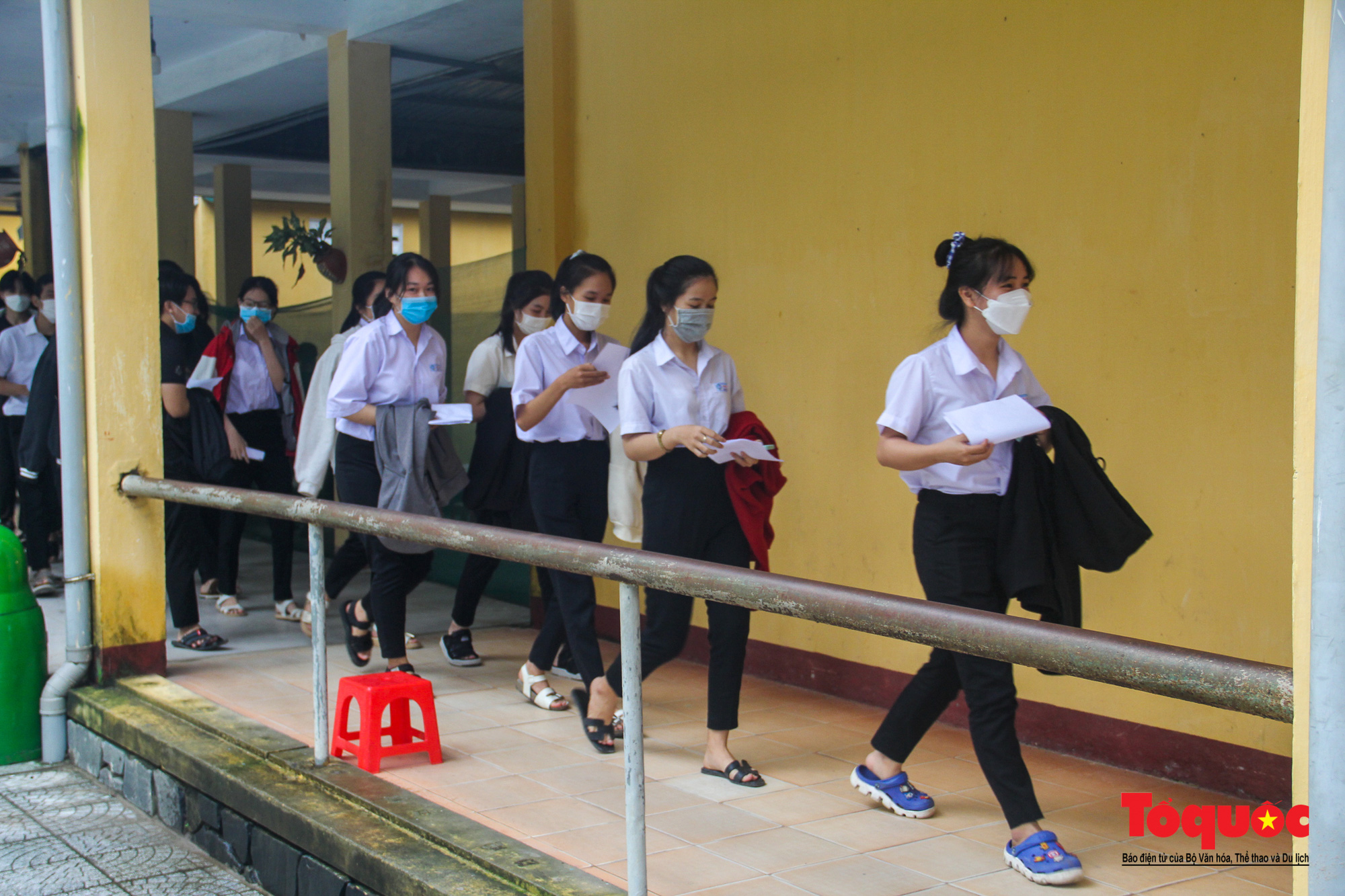 Thừa Thiên Huế triển khai tiêm vaccine phòng COVID-19 cho trẻ - Ảnh 2.