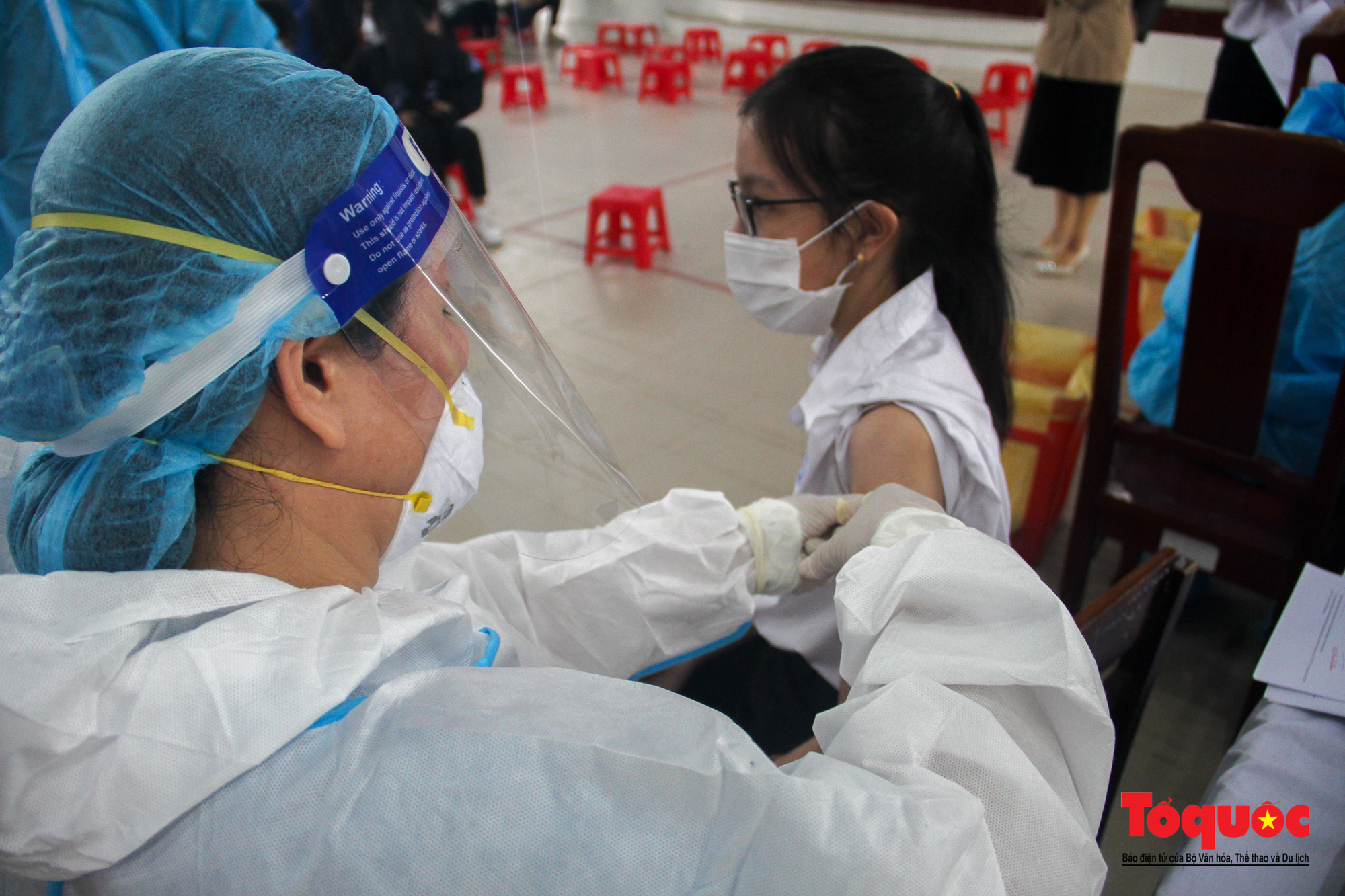Thừa Thiên Huế triển khai tiêm vaccine phòng COVID-19 cho trẻ - Ảnh 13.