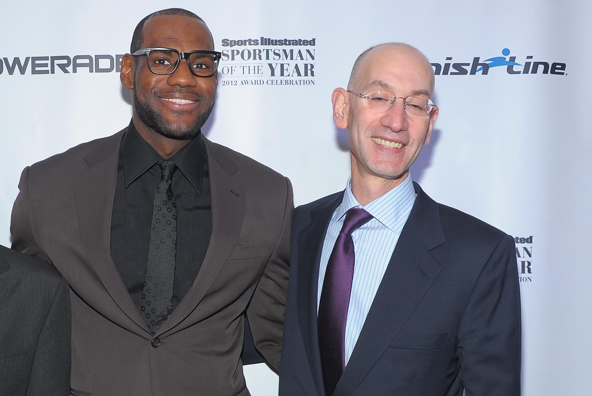 Michael Jordan, LeBron James và những người bạn đồng lòng hỗ trợ sức khỏe cho các cựu binh NBA - Ảnh 2.
