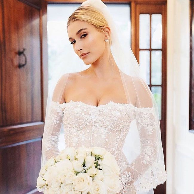 Ảnh cưới của Justin Bieber bỗng rầm rộ sau tin giám đốc Louis Vuitton qua đời, hóa ra vì váy cưới của Hailey và ý nghĩa đằng sau - Ảnh 6.