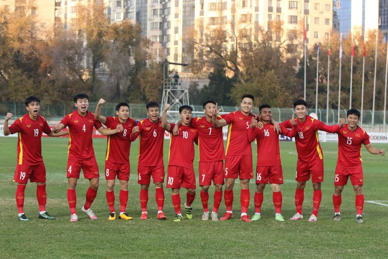 HLV Park hang-seo triệu tập 8 cầu thủ U23 lên đội tuyển Việt Nam - Ảnh 1.