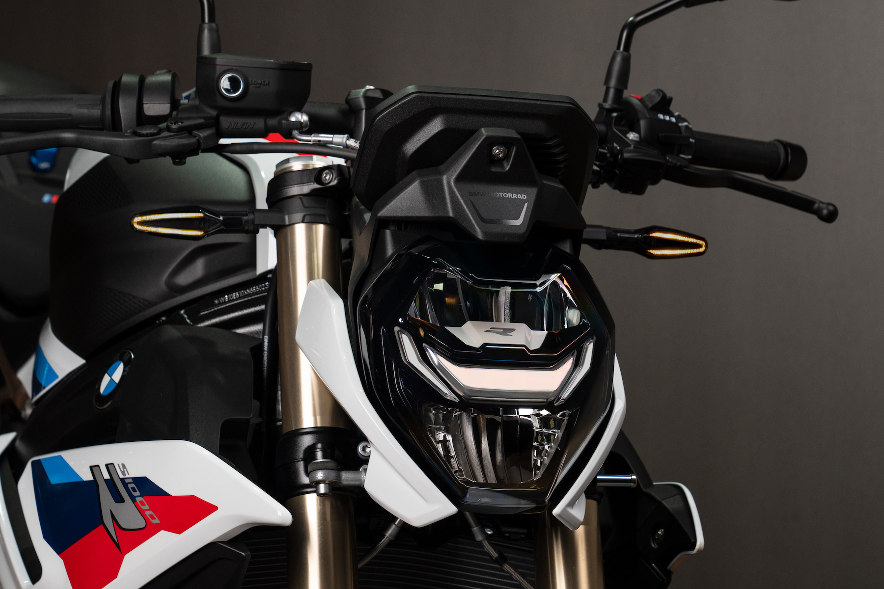 BMW S 1000 R 2021 ra mắt Việt Nam: Loại bỏ đèn mắt lé, có bản M, giá 669-759 triệu đồng - Ảnh 4.