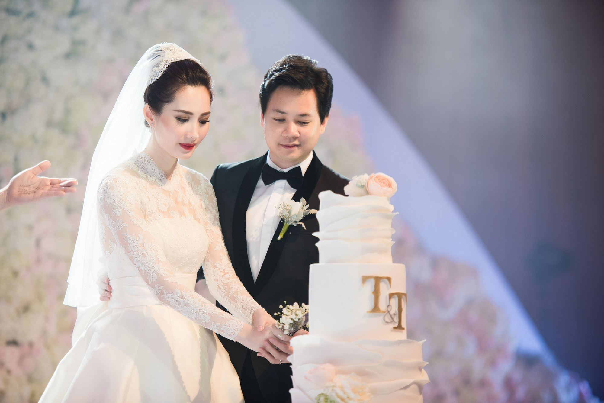 Đều là Hoa hậu Đặng Thu Thảo nhưng hôn nhân của hai người đẹp này lại hoàn toàn trái ngược - Ảnh 2.