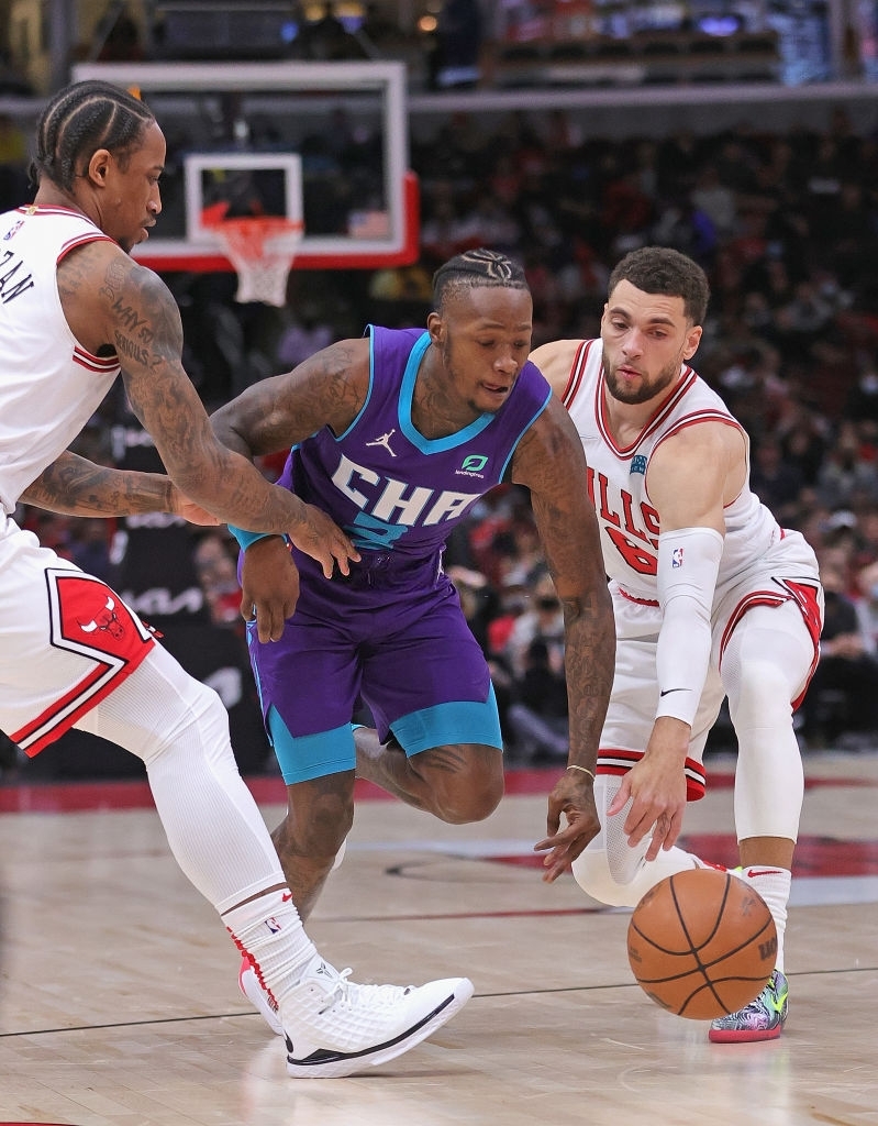 Chicago Bulls vượt qua Charlotte Hornets sau nội chiến nhà Ball - Ảnh 2.