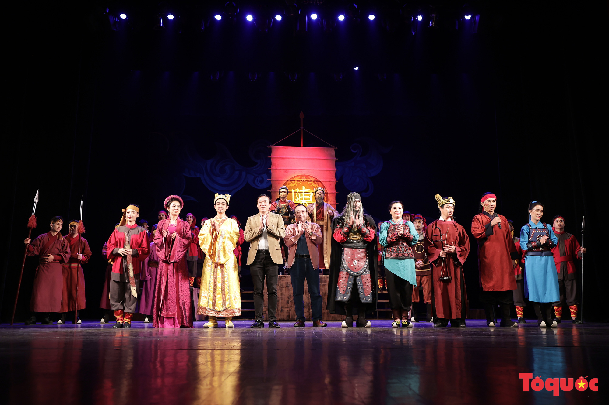 Nhà hát kịch Việt Nam ra mắt vở diễn mới về cuộc đời Thái sư Trần Thủ Độ  - Ảnh 13.