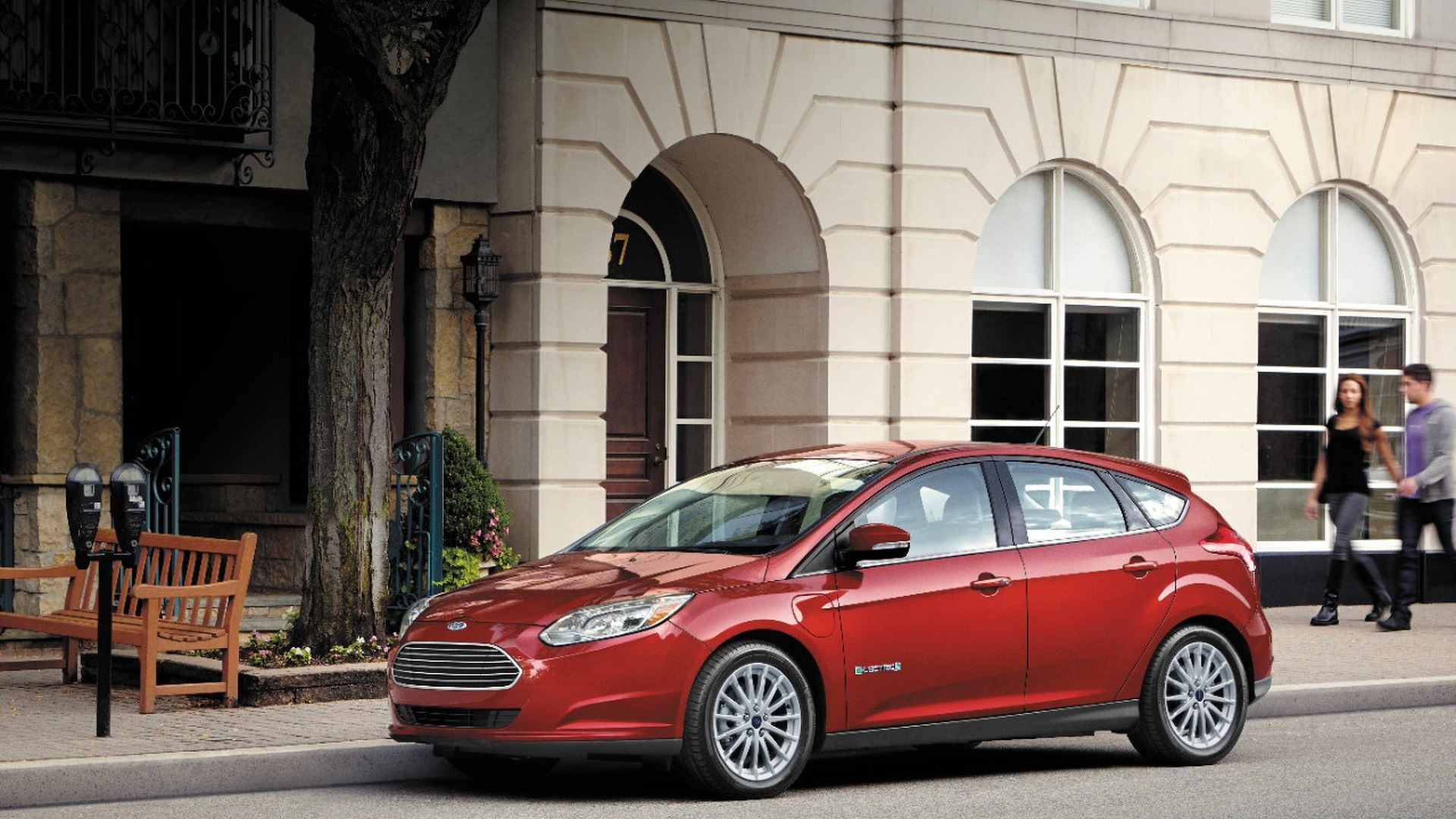Đây là cách Ford Focus tính trở lại đà bán chạy, đấu Honda Civic - Ảnh 1.