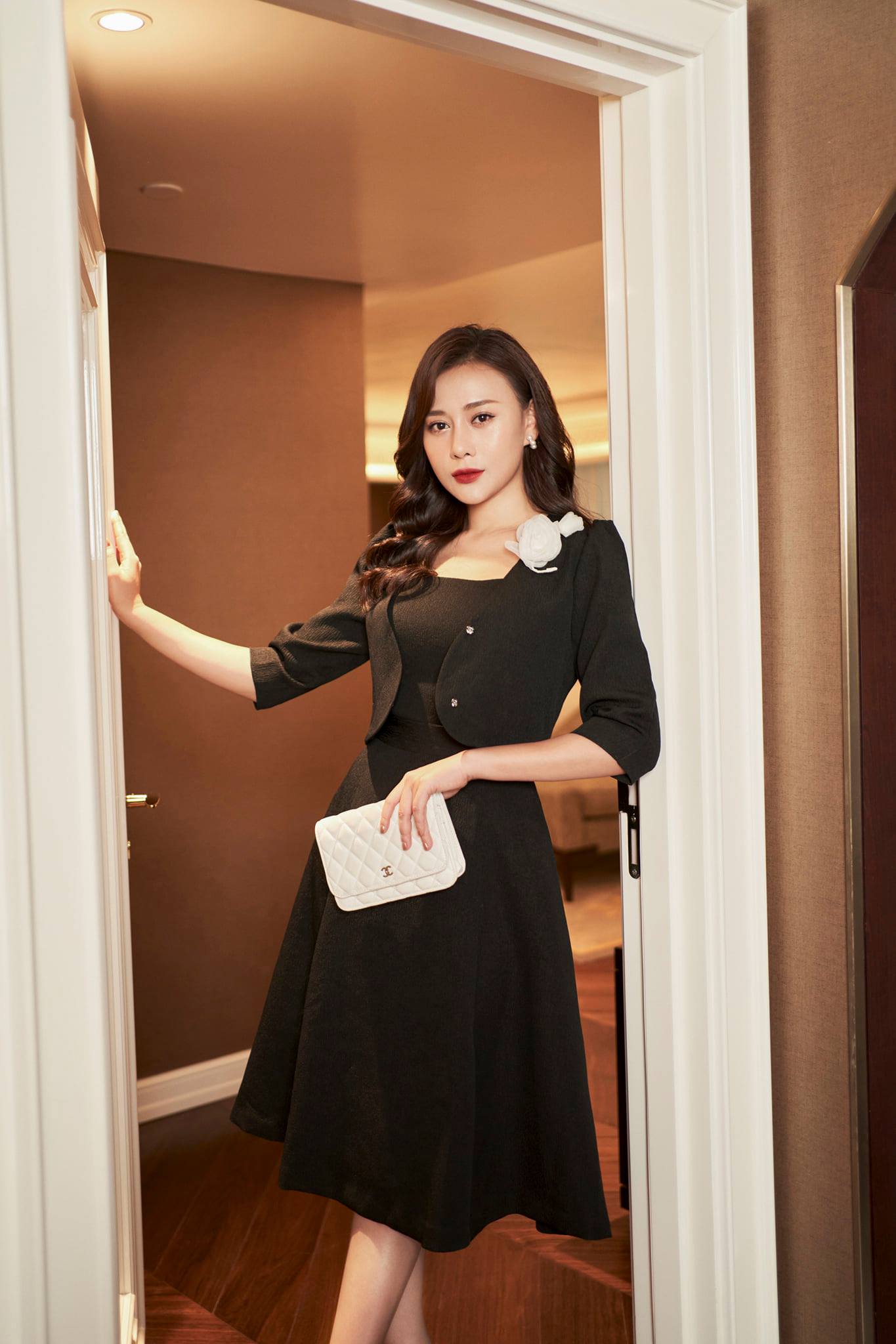 Phương Oanh hóa tiểu thư xinh đẹp - Ảnh 8. Phương Oanh hóa tiểu thư xinh đẹp - Ảnh 8.