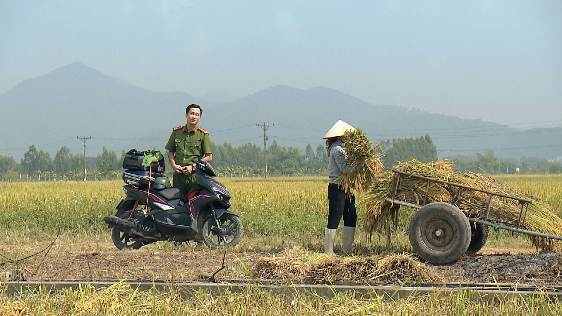 Thế sóng phim của Hồng Đăng - Hồng Diễm, &quot;Phố trong làng&quot; thu hút bởi dàn sao trẻ trung, tươi mới - Ảnh 7.