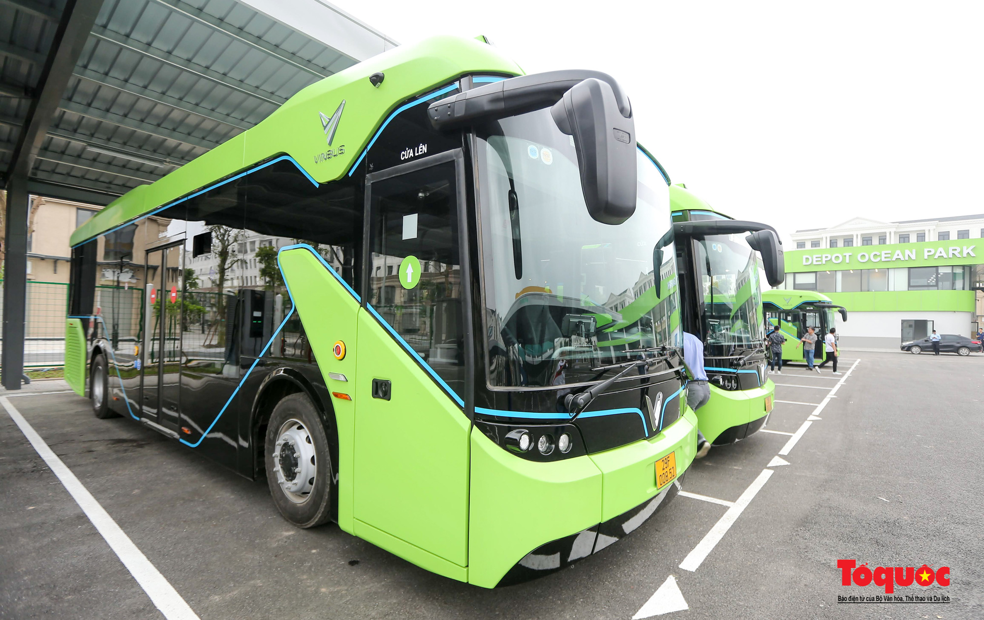Cận cảnh chiếc xe buýt điện đầu tiên tại Hà Nội sắp đi vào hoạt động - Ảnh 3.