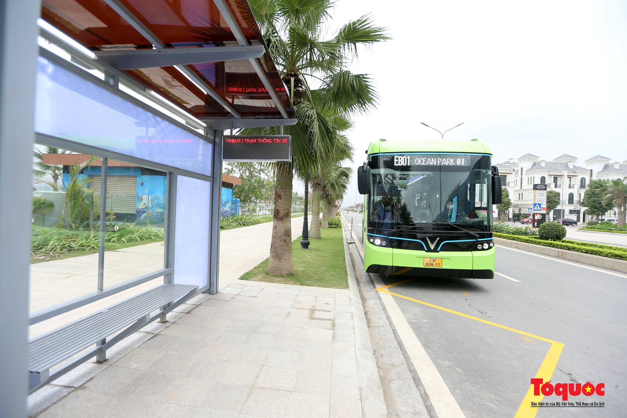 Cận cảnh chiếc xe buýt điện đầu tiên tại Hà Nội sắp đi vào hoạt động - Ảnh 15.