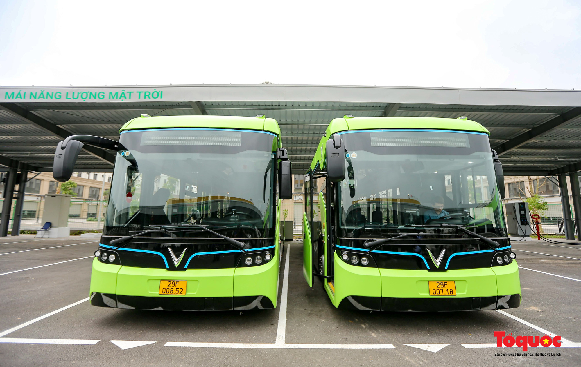 Cận cảnh chiếc xe buýt điện đầu tiên tại Hà Nội sắp đi vào hoạt động - Ảnh 2.