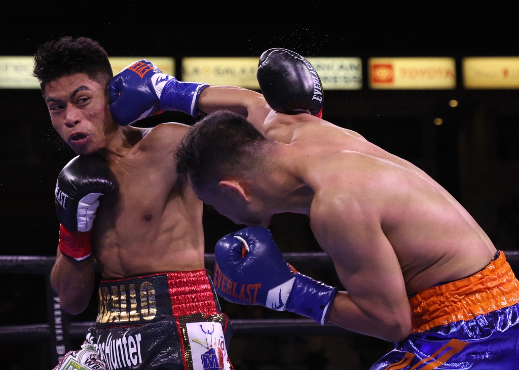 Nonito Donaire giữ đai WBC sau cú &quot;chọc bụng&quot; chết người, yêu cầu tái đấu cùng Naoya Inoue - Ảnh 1.