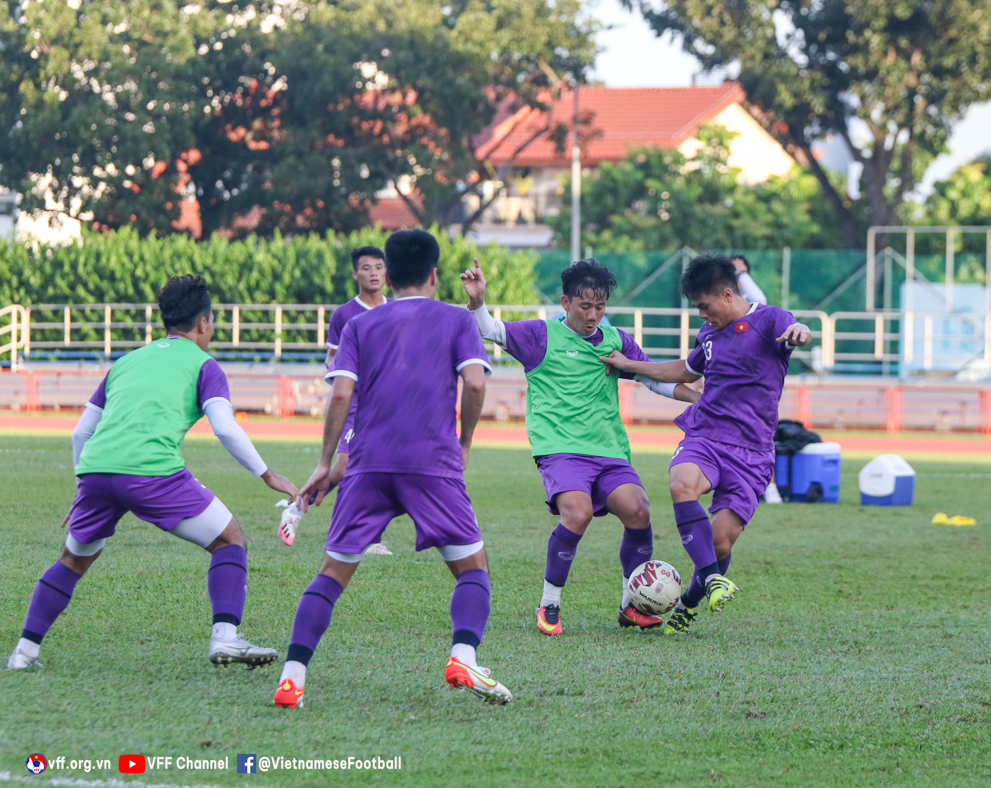 Trụ cột tuyển Việt Nam tập nhẹ hồi phục sau trận thắng tuyển Malaysia - Ảnh 16.