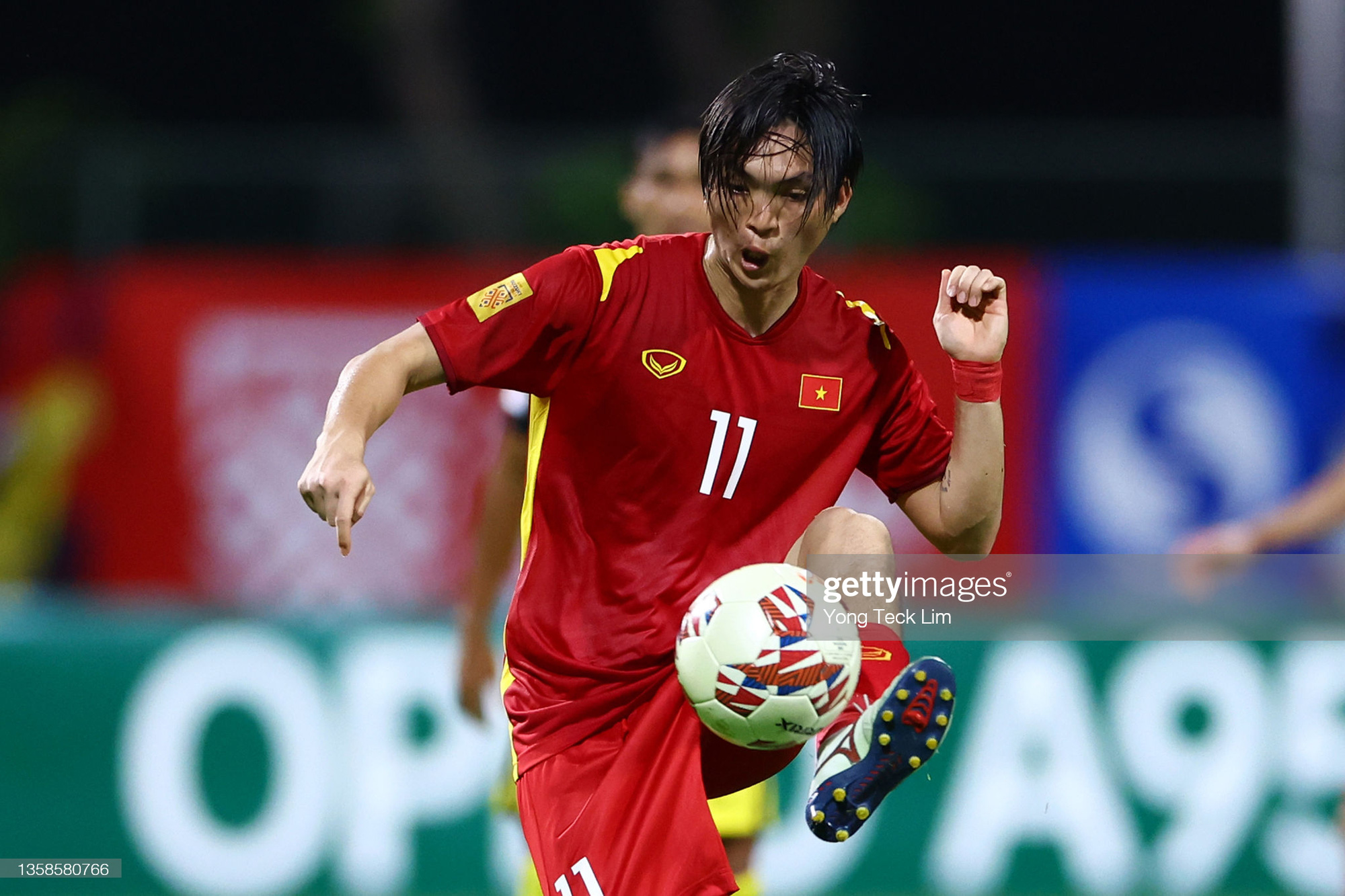 Xem lại màn kung-fu Indonesia dùng để đấu Việt Nam tại vòng loại World Cup 2022 - Ảnh 18.