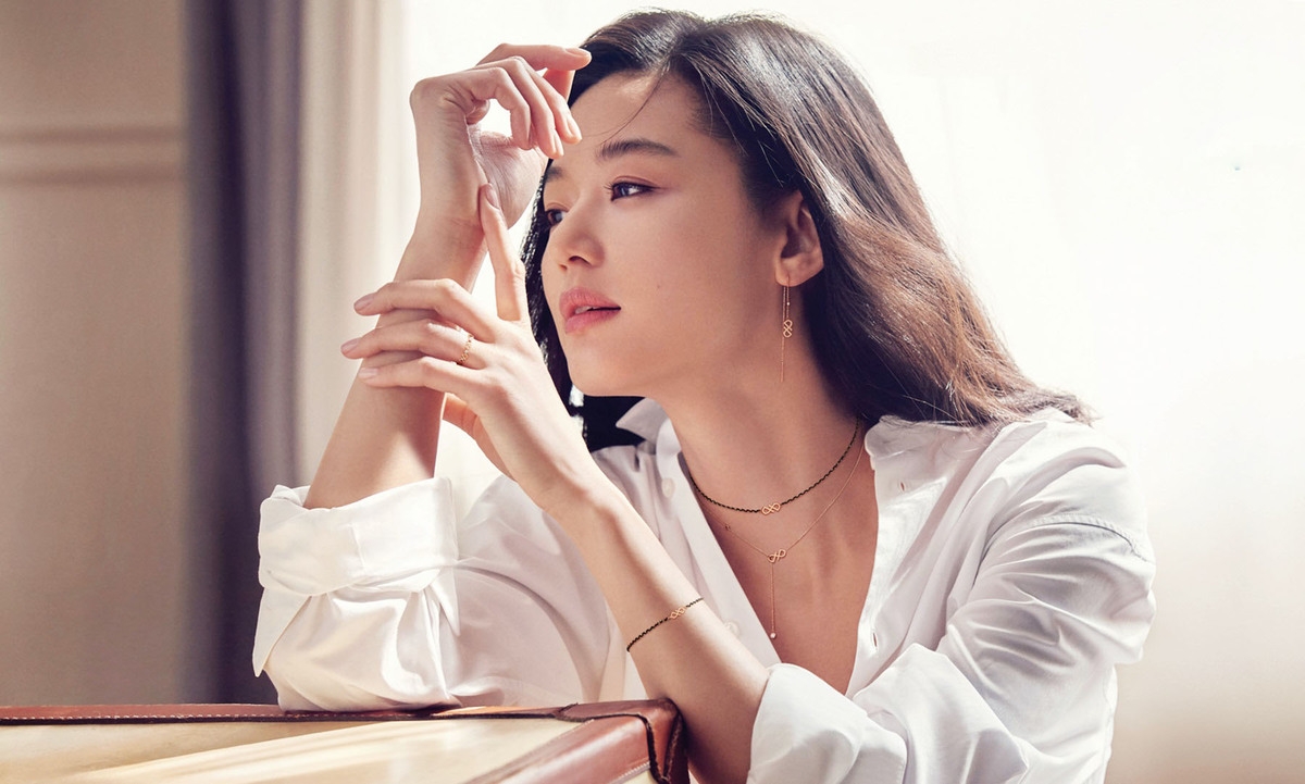 Son Ye Jin - Song Hye Kyo - Jeon Ji Hyun bị khán giả chê &quot;già&quot;, đừng nên đóng cặp với tình trẻ - Ảnh 3.