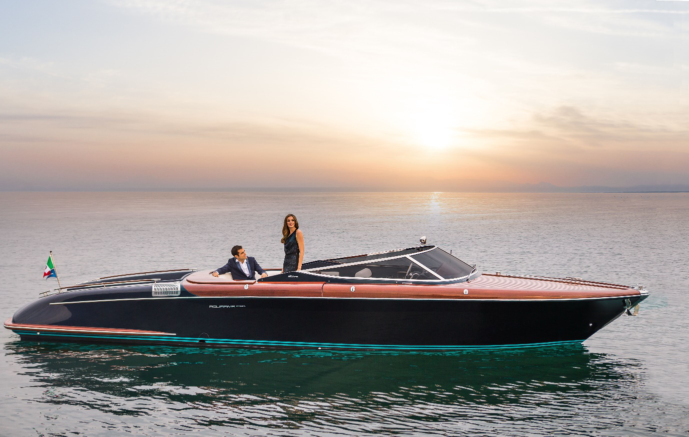 Riva Aquariva Super - “huyền thoại Venice” tô điểm vẻ đẹp đậm chất Âu của Aqua Marina - Ảnh 2.