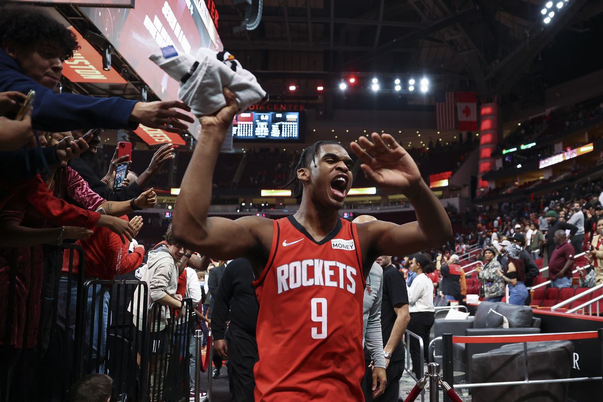 Houston Rockets chia tay &quot;cầu thủ dại gái NBA Bubble&quot;, trao bản hợp đồng 4 năm cho cầu thủ G-League - Ảnh 4.