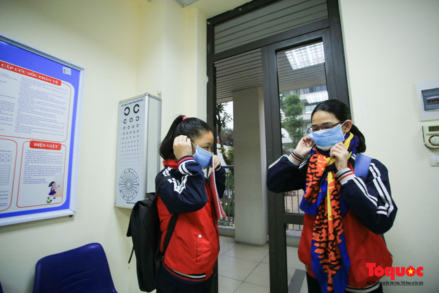 Chính thức: Học sinh cấp 3 tại Hà Nội trở lại trường học từ 6/12 - Ảnh 1.