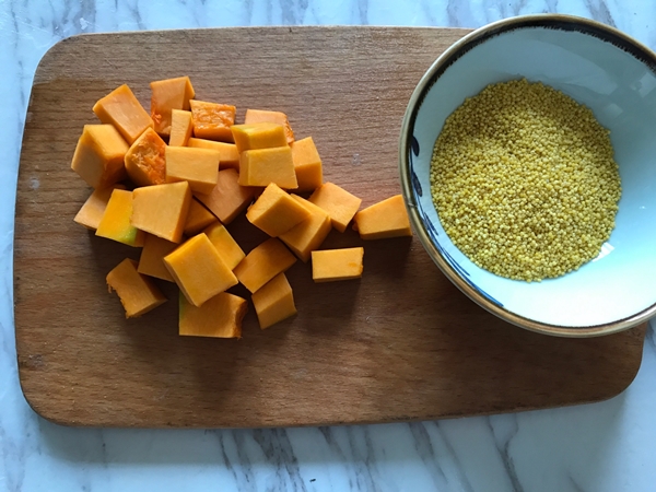 Mỗi ngày đều làm sữa hạt mang đi làm để uống, sau chưa đầy 1 tháng da tôi đã hồng hào căng mịn hẳn lên! - Ảnh 2.