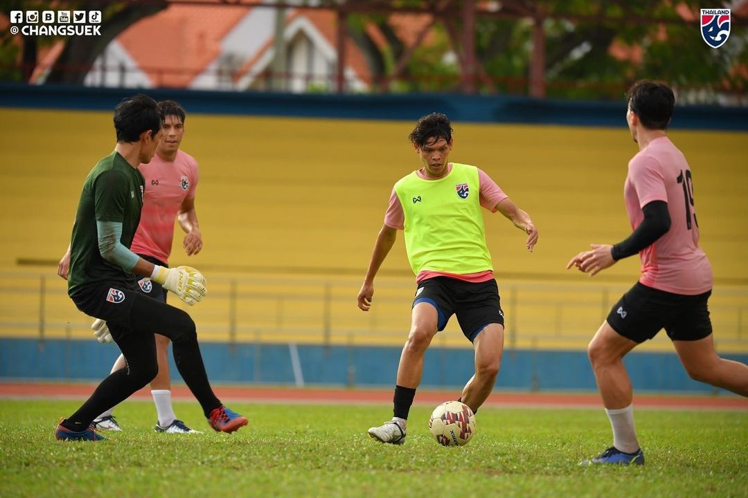 Tuyển Thái Lan tích cực tập đối kháng, quyết thắng Việt Nam tại bán kết AFF Cup 2020 - Ảnh 5.