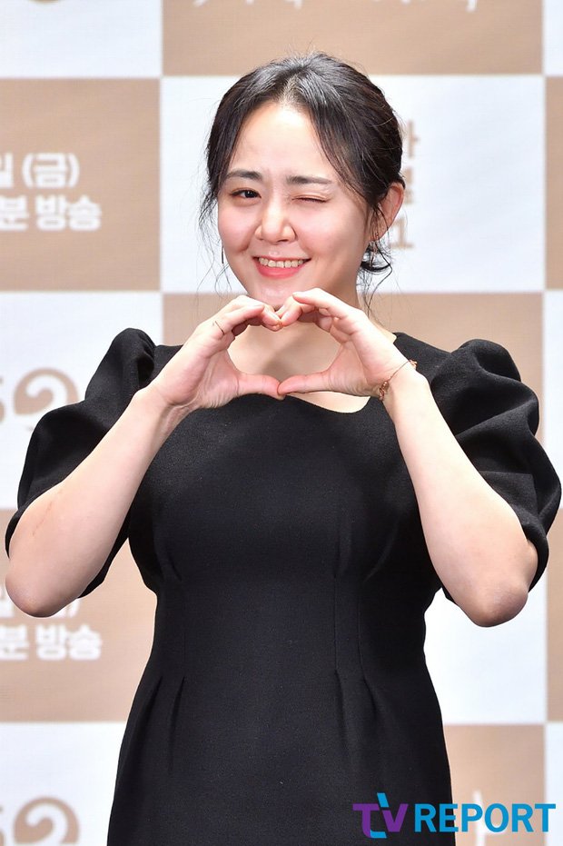 &quot;Em gái quốc dân&quot; Moon Geun Young khiến dân tình choáng váng trước diện mạo như U50  - Ảnh 4.