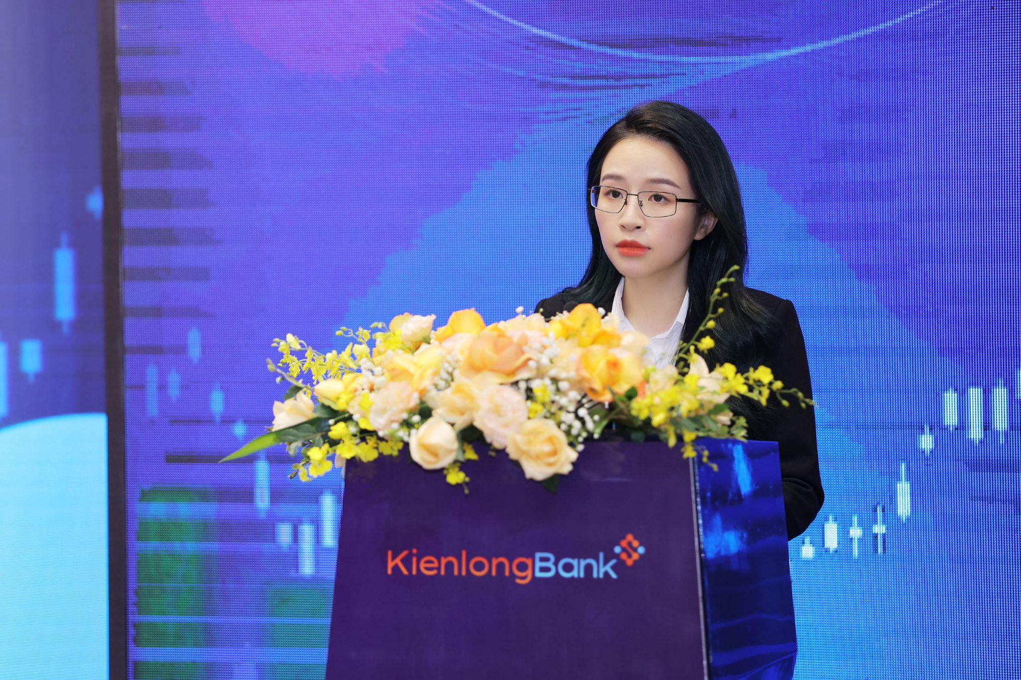 KienlongBank tổ chức ĐHĐCĐ bất thường, chuẩn bị niêm yết cổ phiếu lên sàn chứng khoán - Ảnh 2.