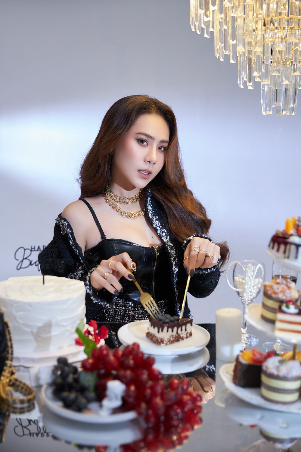 Đón tuổi 31, Hồ Bích Trâm tiết lộ ý định tổ chức đám cưới muộn trong năm 2022 - Ảnh 1.