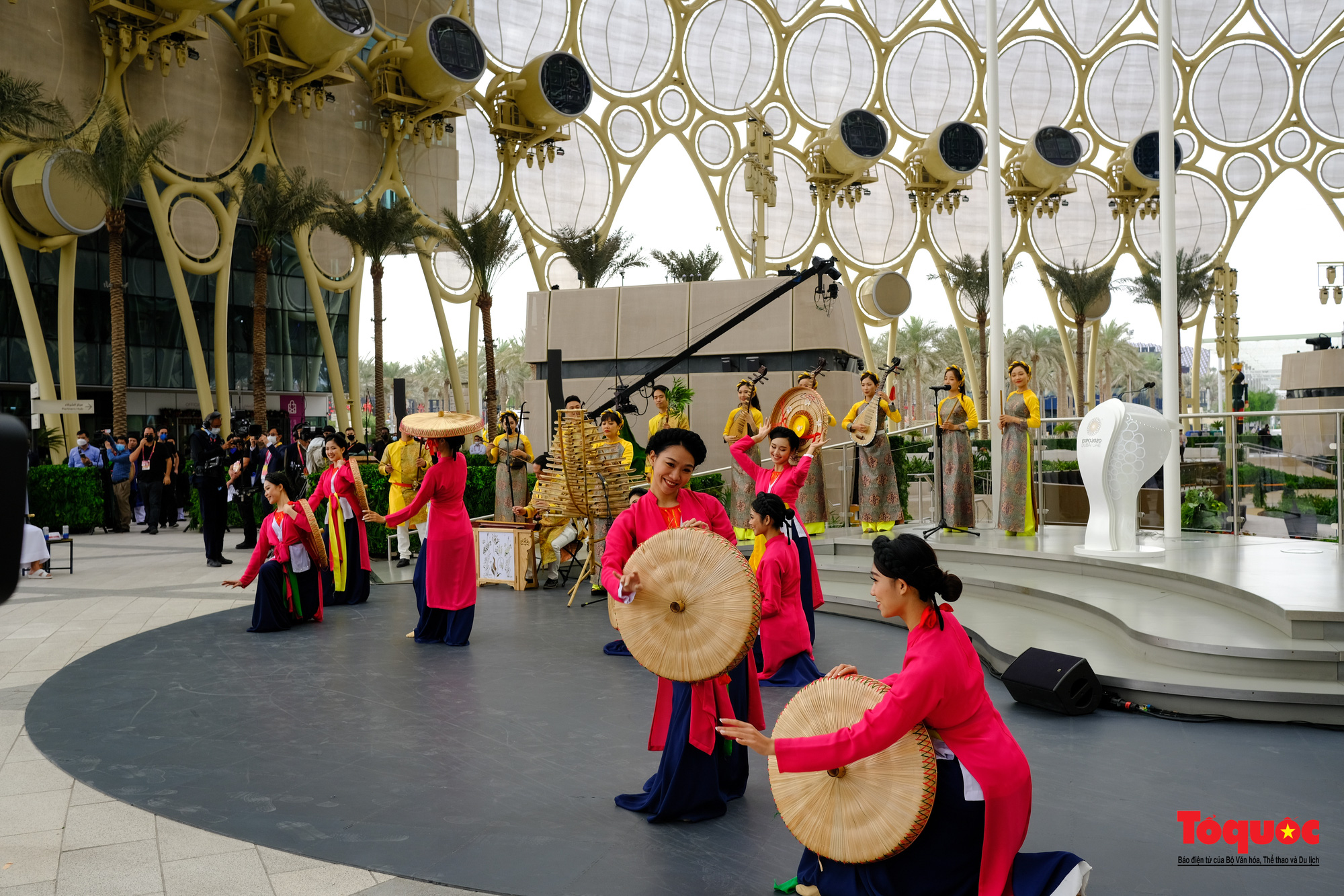 Nghi lễ thượng cờ trong Ngày Quốc gia Việt Nam tại Expo 2020 Dubai - Ảnh 18.