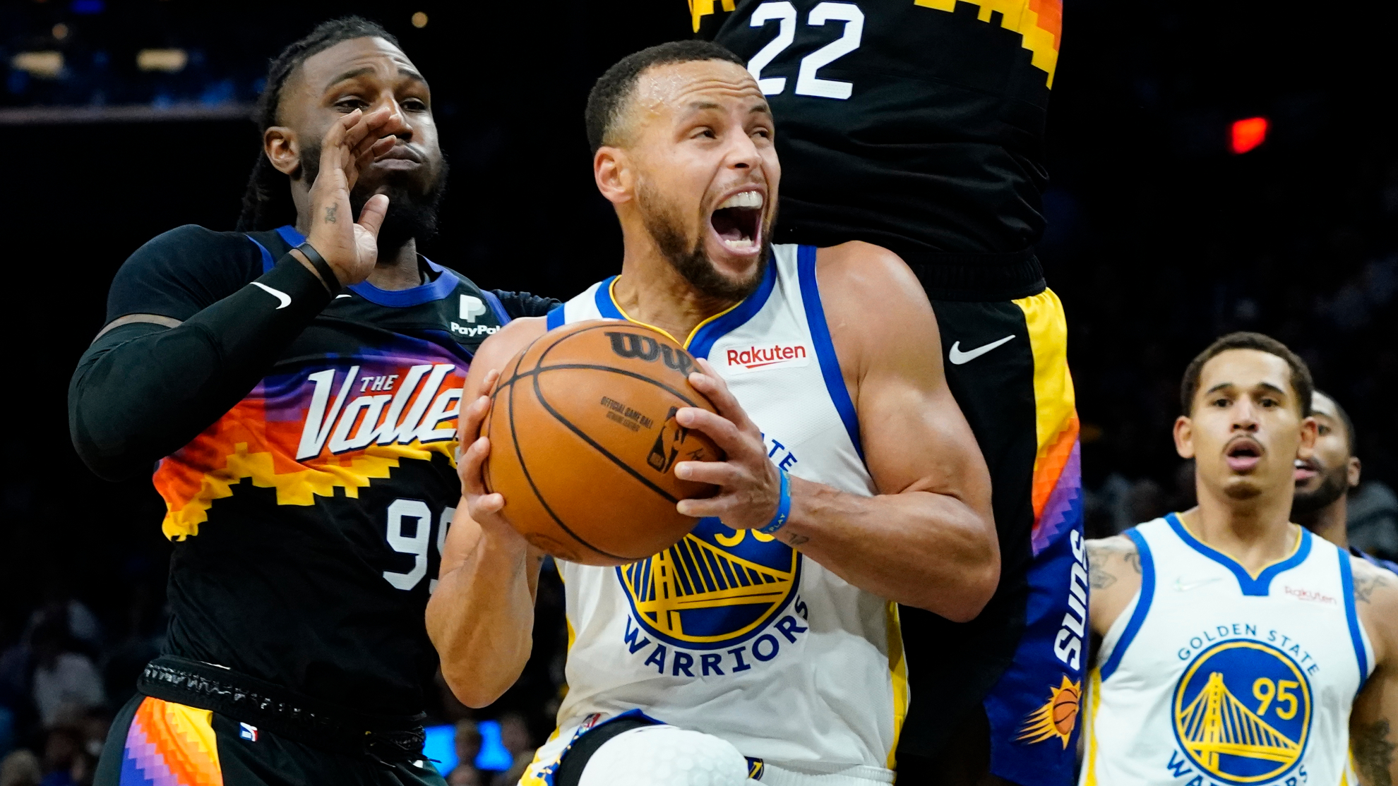 Top 5 đội bóng gây ấn tượng nhất nửa đầu mùa giải NBA 2021-2022 - Ảnh 1. Top 5 đội bóng gây ấn tượng nhất nửa đầu mùa giải NBA 2021-2022 - Ảnh 1.
