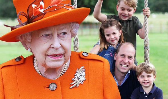 Tiết lộ thói quen của vợ chồng Công nương Kate với ba con khiến Nữ hoàng &quot;không thể chịu nổi&quot; - Ảnh 1.