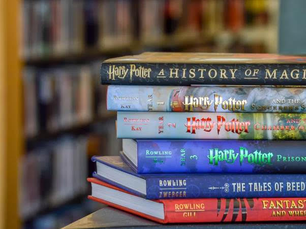 Những con số ấn tượng gắn liền với vũ trụ pháp thuật đình đám Harry Potter - Ảnh 2.