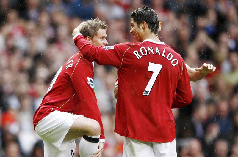 Solskjaer muốn mang Ronaldo về MU - Ảnh 1.