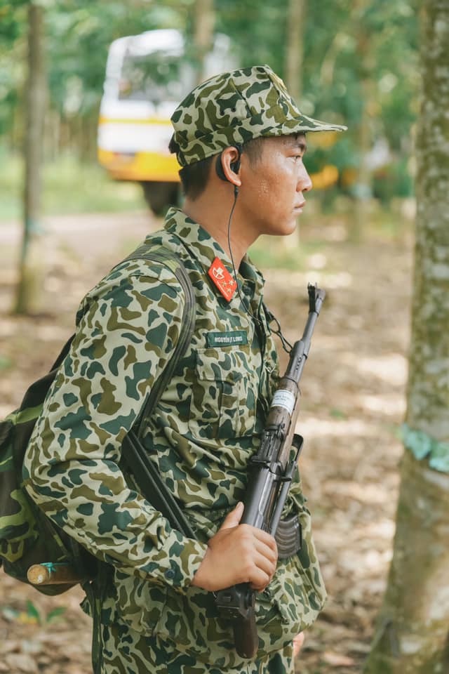 Sao nhập ngũ: Hậu Hoàng tuyên bố &quot;không ai được bắt nạt đồng đội của tôi&quot;, giữa lùm xùm đã có vợ con Mũi trưởng Long - Ảnh 3.