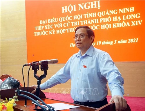 Đồng chí Phạm Minh Chính tiếp xúc cử tri thành phố Hạ Long - Ảnh 1.