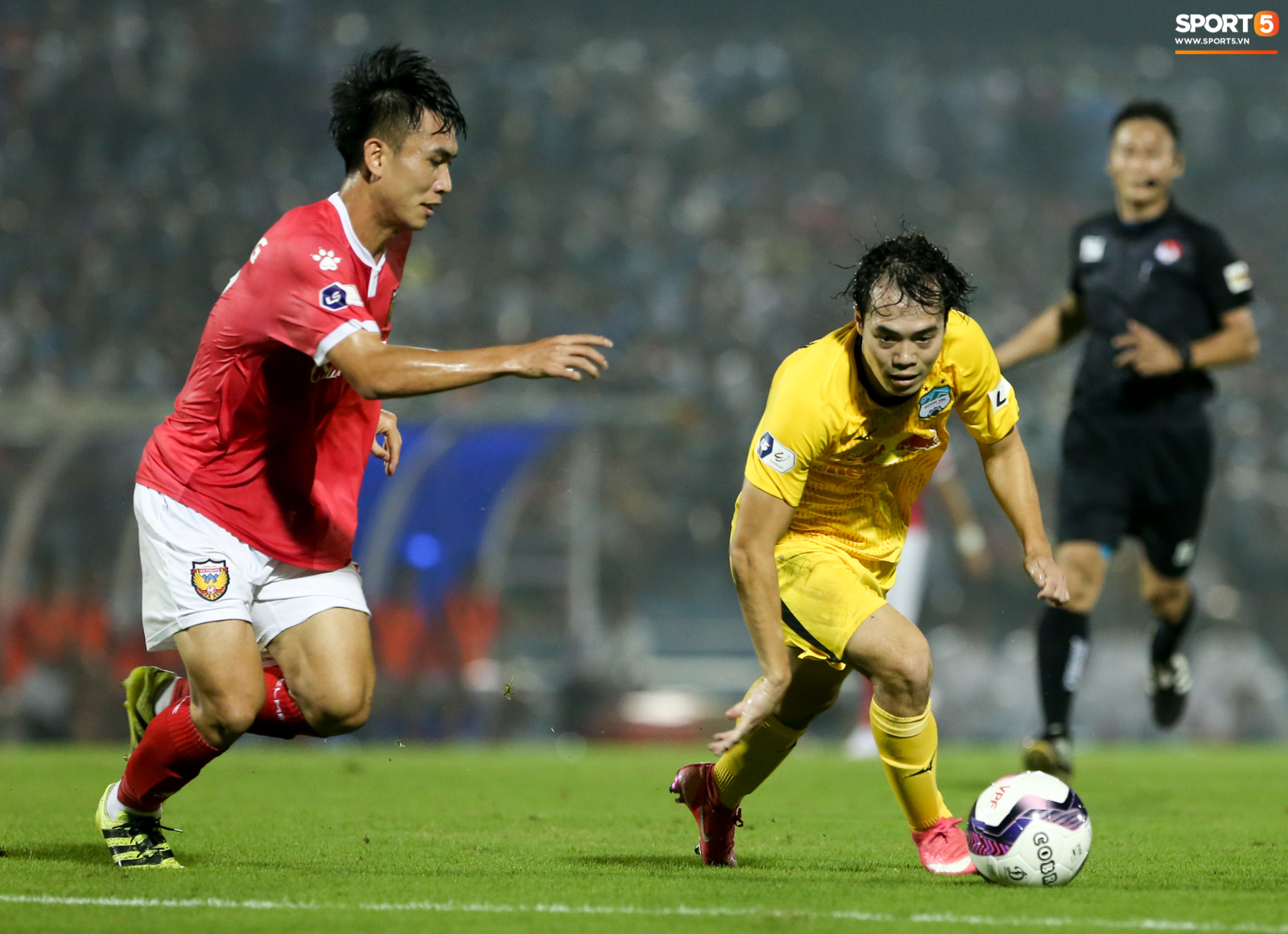 Sau Công Phượng, tuyển thủ U22 Việt Nam tiếp tục &quot;bỏ túi&quot; Văn Toàn ở V.League - Ảnh 2.