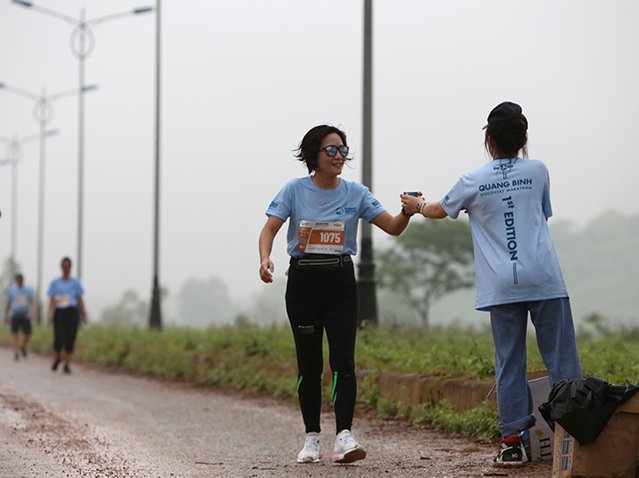 Gần 1.600 người tham gia “Quảng Bình Discovery Marathon” hào hứng với đường chạy giữa lòng di sản - Ảnh 5.
