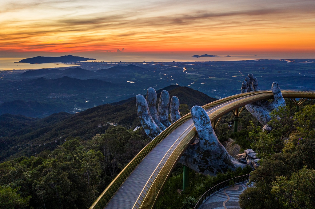 Cầu Vàng tại Bà Nà Hills đứng top 1 danh sách kỳ quan mới thế giới