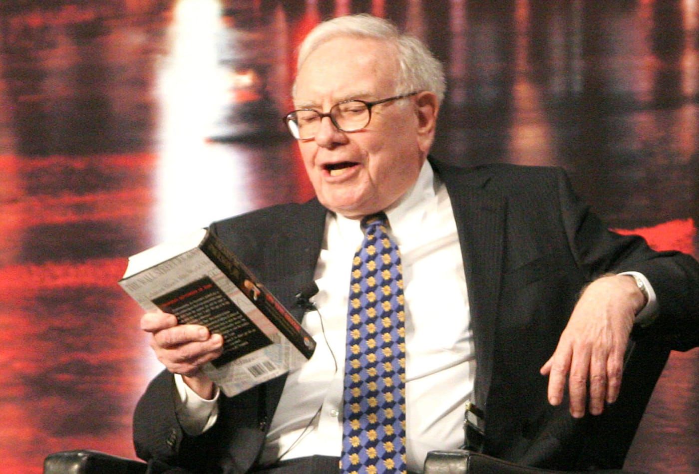 Lời khuyên vàng ngọc từ Warren Buffett: Tuổi trẻ sẵn sàng làm điều này, phần đời còn lại tuyệt đối không hối hận! - Ảnh 1.