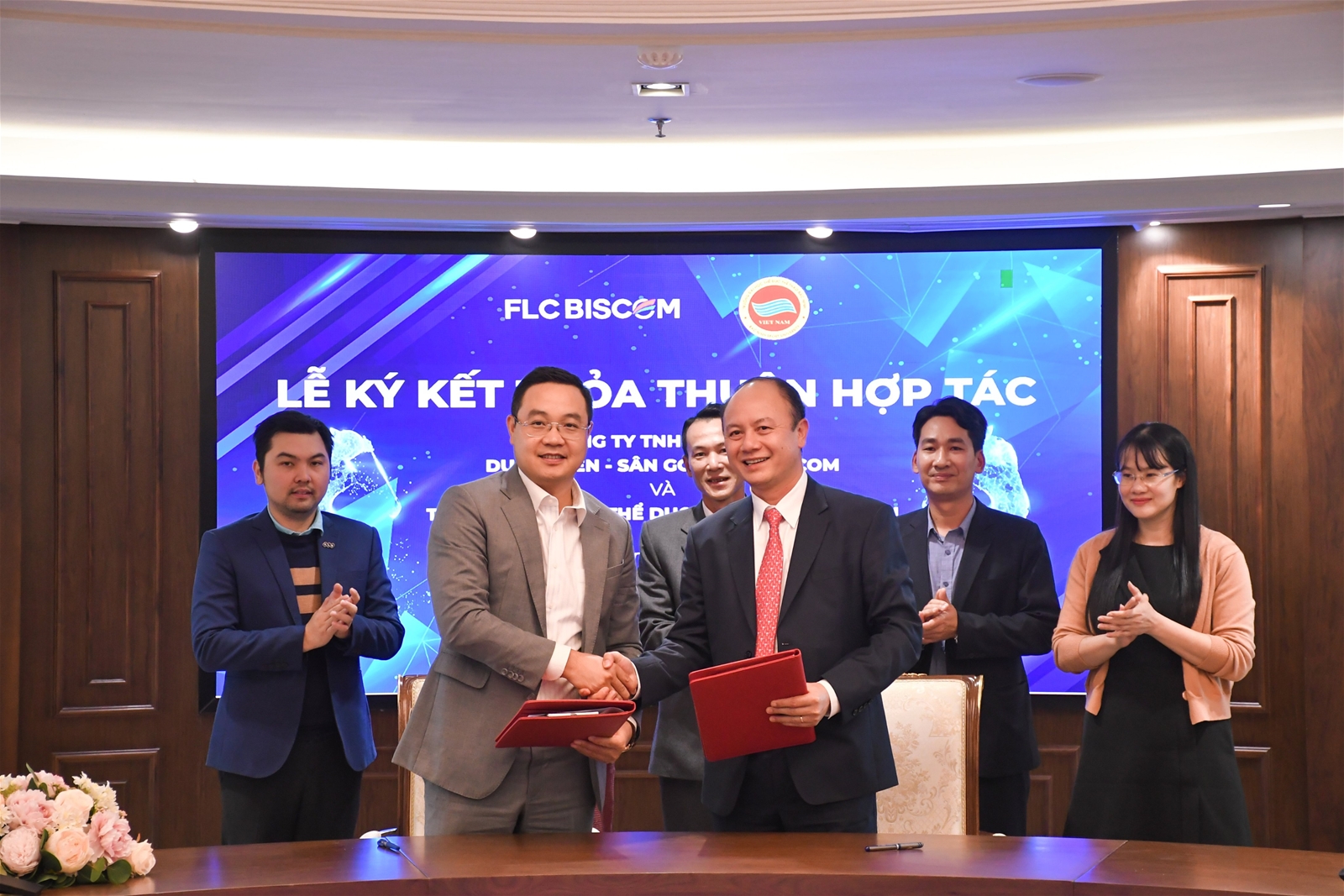 Trường Đại học TDTT Bắc Ninh ký kết thỏa thuận hợp tác với FLC Biscom  - Ảnh 1.
