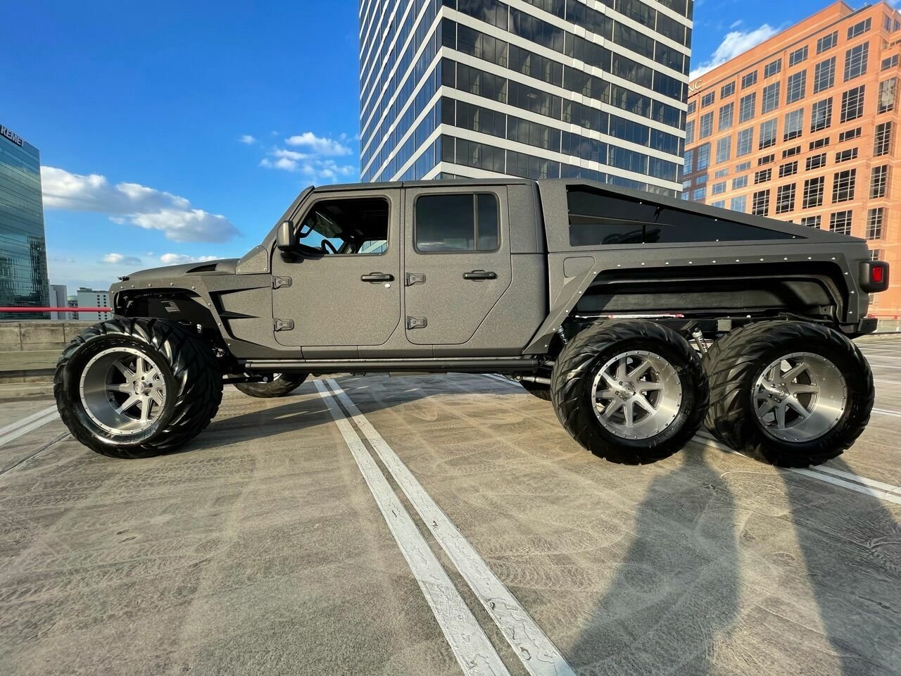 Siêu Jeep độ 6 bánh không kém cạnh Mẹc G63 AMG 6x6 chào bán với giá ‘chỉ’ 200.000 USD - Ảnh 2.