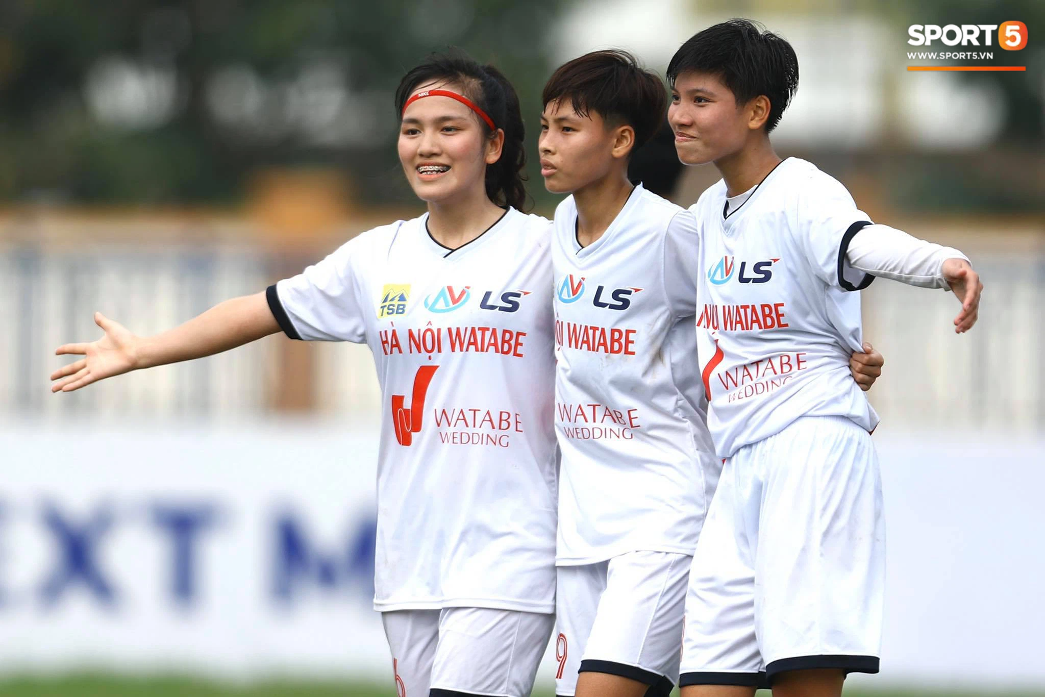 U19 nữ Hà Nội Watabe lấy lại phong độ, thắng đậm 4-0 trước U19 TP.HCM - Ảnh 3.
