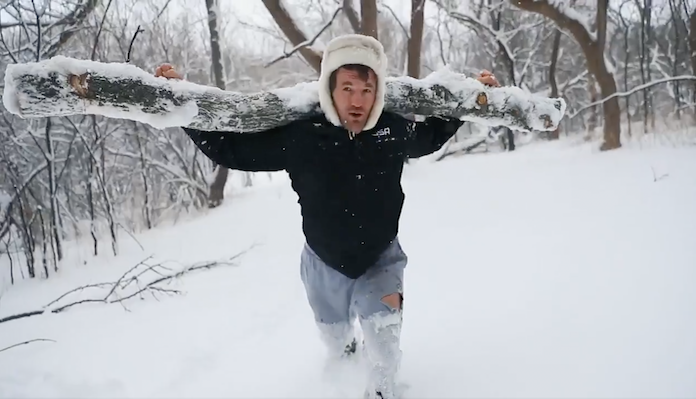 Ben Askren tập luyện theo phong cách &quot;Rocky&quot; trước thềm trận đại chiến cùng Jake Paul - Ảnh 3.